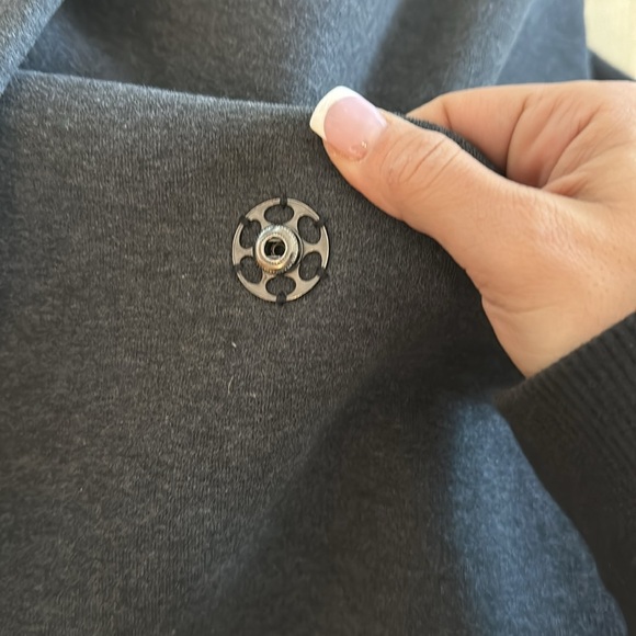 🍋Lululemon Button Shawl - Picture 7 of 7
